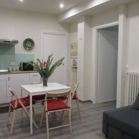 La Casa Del Nespolo Tranquillo Alloggio Vicino Alla Stazione Sanremo Ngoại thất bức ảnh