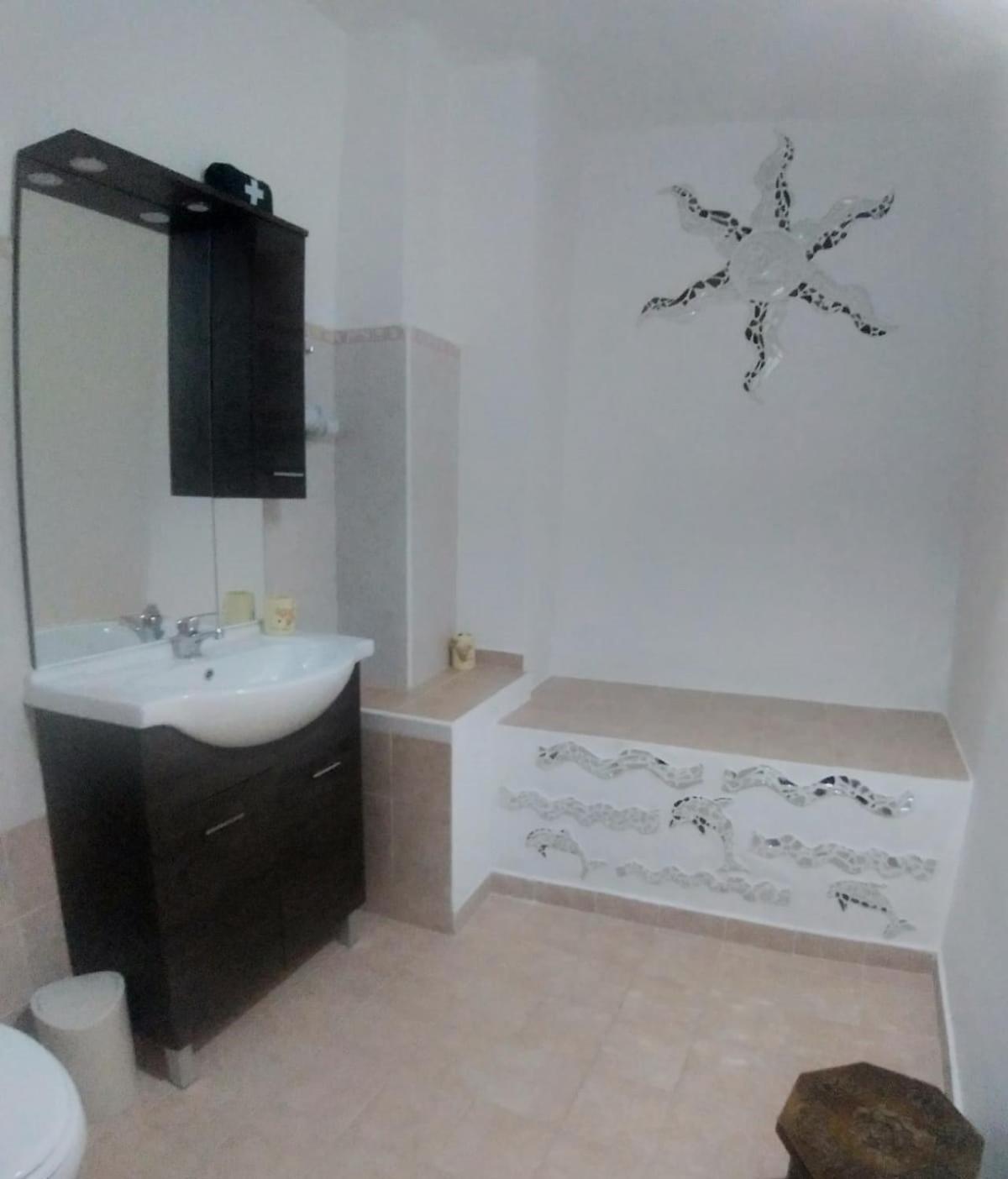 La Casa Del Nespolo Tranquillo Alloggio Vicino Alla Stazione Sanremo Ngoại thất bức ảnh